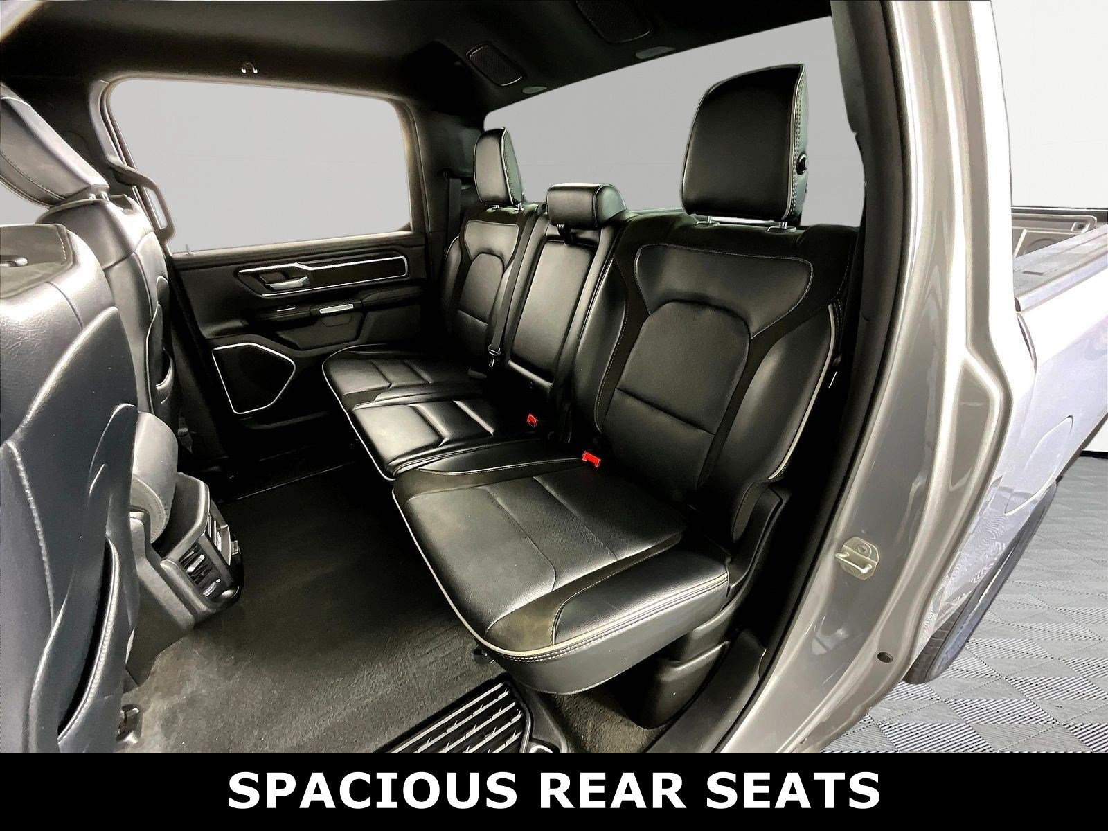 Used 2023 RAM 1500 Laramie AWD/4WD image 3