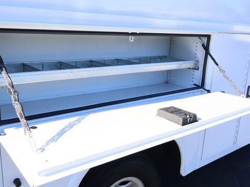 Used 2023 GMC Savana 3500 w/ Power Convenience Package image 26