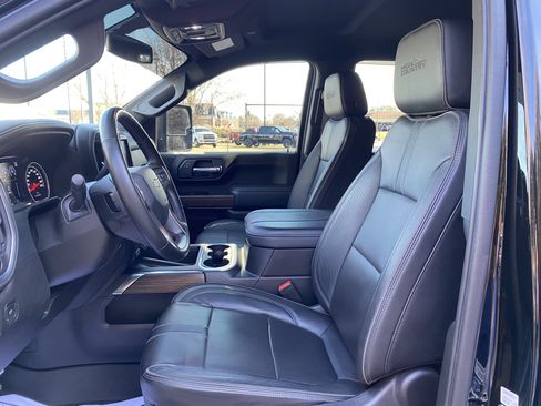 Used 2023 Chevrolet Silverado 3500 High Country image 16