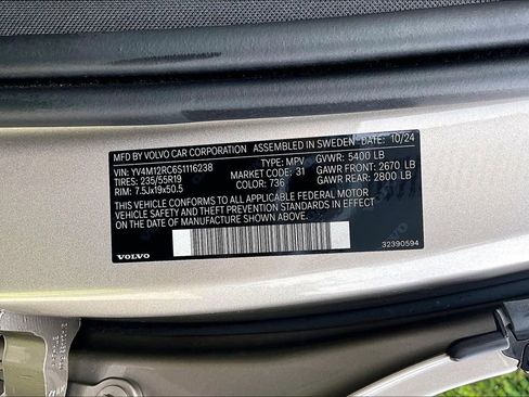 Used 2025 Volvo XC60 B5 Plus AWD/4WD image 45