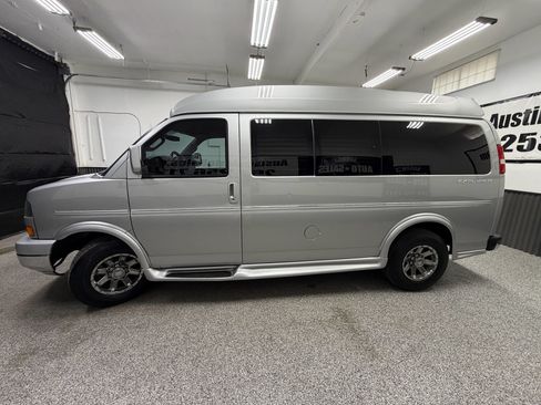 Used 2016 GMC Savana 2500 RWD image 7