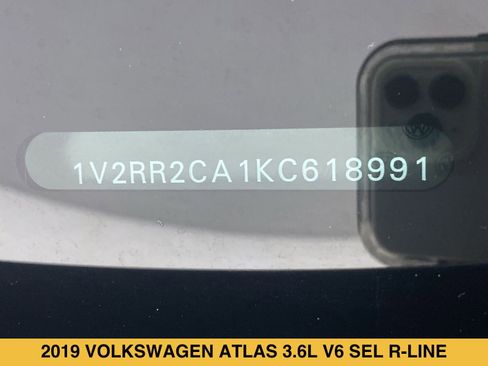 Used 2019 Volkswagen Atlas SEL R-Line AWD/4WD image 17