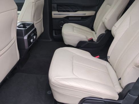 Used 2019 Ford Expedition Platinum image 20