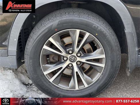 Certified 2019 Toyota Highlander Plus image 11