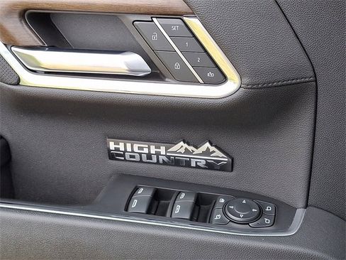 Used 2024 Chevrolet Silverado 1500 High Country w/ Technology Package image 24