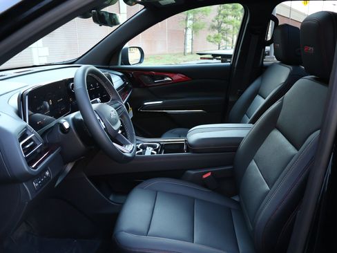 New 2026 Chevrolet Traverse Z71 w/ Driver Confidence Package image 10