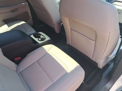 Used 2018 Ford Explorer Limited w/ Equipment Group 301A AWD/4WD image 11