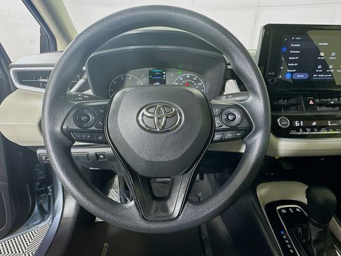 Used 2025 Toyota Corolla LE w/ LE Premium Package FWD image 15