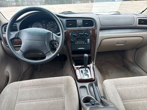 Used 2000 Subaru Outback Wagon image 13