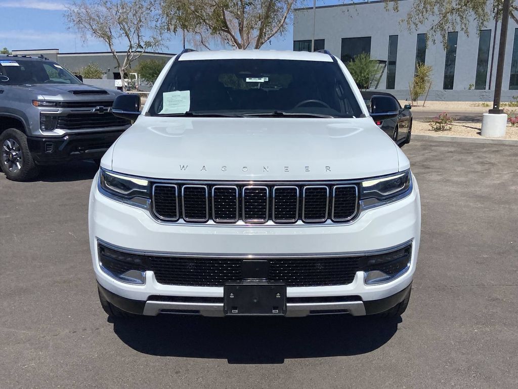 Used 2024 Jeep Wagoneer Series II w/ Flexible Seating Group RWD image 3