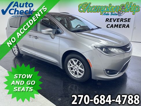 Used 2020 Chrysler Pacifica Touring-L FWD image 1