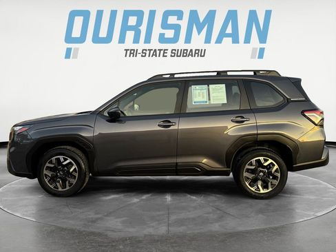 Certified 2025 Subaru Forester Base image 3