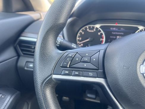 Used 2024 Nissan Altima 2.5 SV image 17