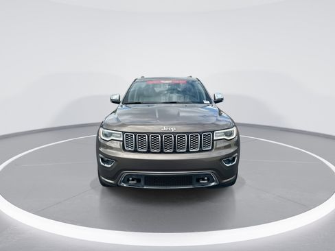 Used 2017 Jeep Grand Cherokee Overland AWD/4WD image 3