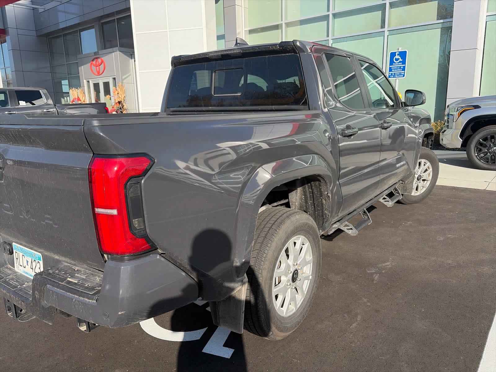 Certified 2024 Toyota Tacoma SR5 AWD/4WD image 8