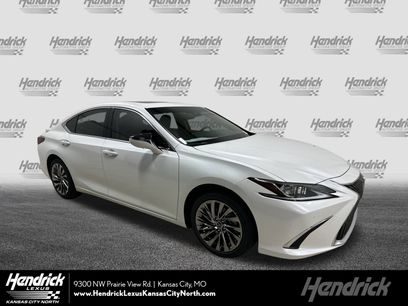 New 2025 Lexus ES 300h w/ Luxury Package