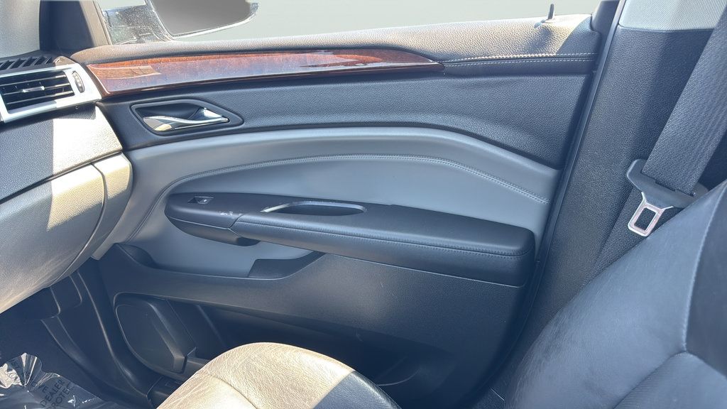 Used 2010 Cadillac SRX Luxury AWD/4WD image 17