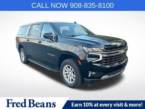 Used 2021 Chevrolet Suburban LT image 1