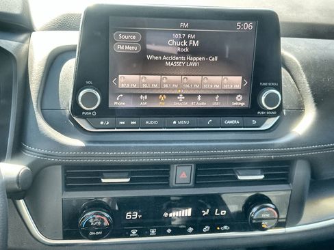 Used 2024 Nissan Rogue SV image 20