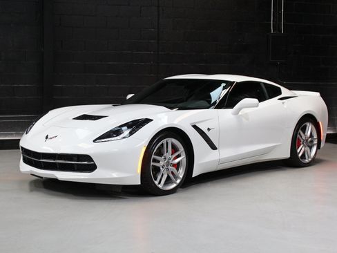Used 2019 Chevrolet Corvette Stingray Coupe w/ 2LT Preferred Equipment Group RWD image 4