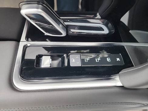 Used 2025 Land Rover Range Rover SE AWD/4WD image 42