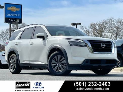 Used 2022 Nissan Pathfinder SV AWD/4WD image 1