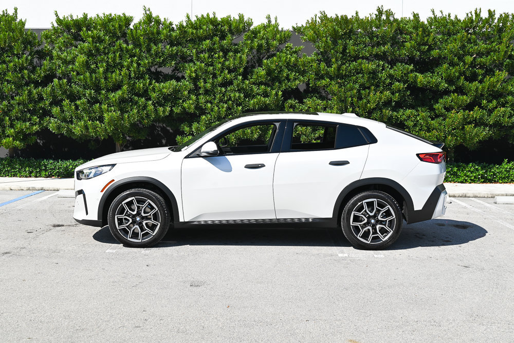 Used 2025 BMW X2 xDrive28i AWD/4WD image 7