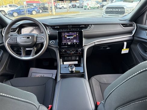 New 2025 Jeep Grand Cherokee L Laredo w/ Trailer Tow Package image 22