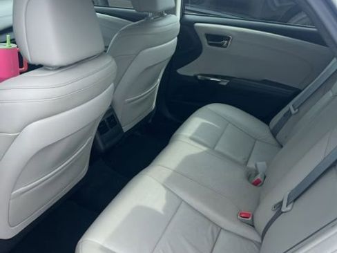 Used 2016 Toyota Avalon XLE Premium FWD image 2