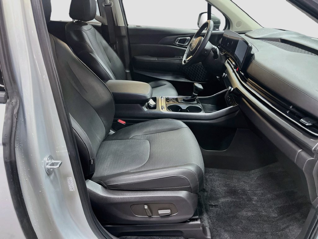 Used 2025 Kia Carnival SX Prestige FWD image 31