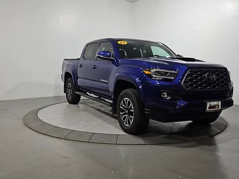 Used 2023 Toyota Tacoma TRD Sport w/ Technology Package AWD/4WD image 8