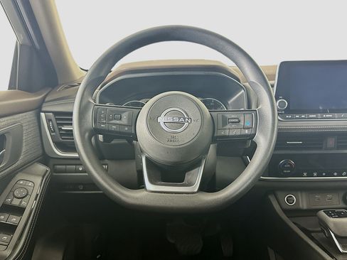 Used 2023 Nissan Rogue SV FWD image 18
