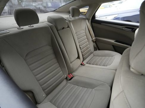 Used 2018 Ford Fusion SE FWD image 36