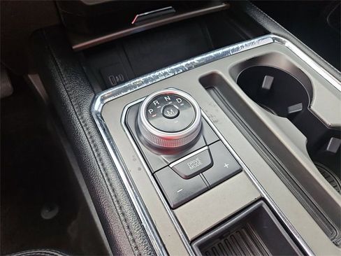 Used 2021 Ford Expedition XLT image 16