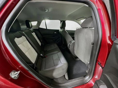 Used 2025 Chevrolet Trax LS w/ LS Convenience Package image 25