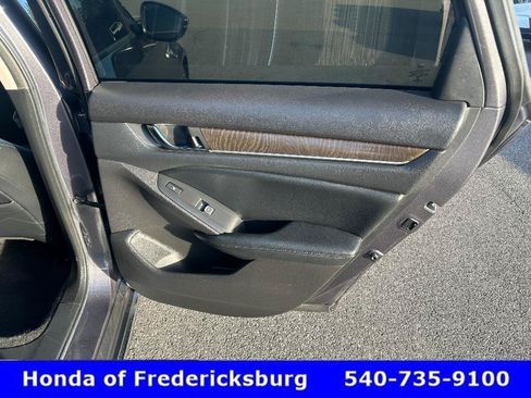 Used 2022 Honda Accord Touring image 12