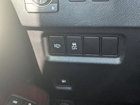 Used 2018 Lexus GX 460 Premium w/ Premium Package AWD/4WD image 16