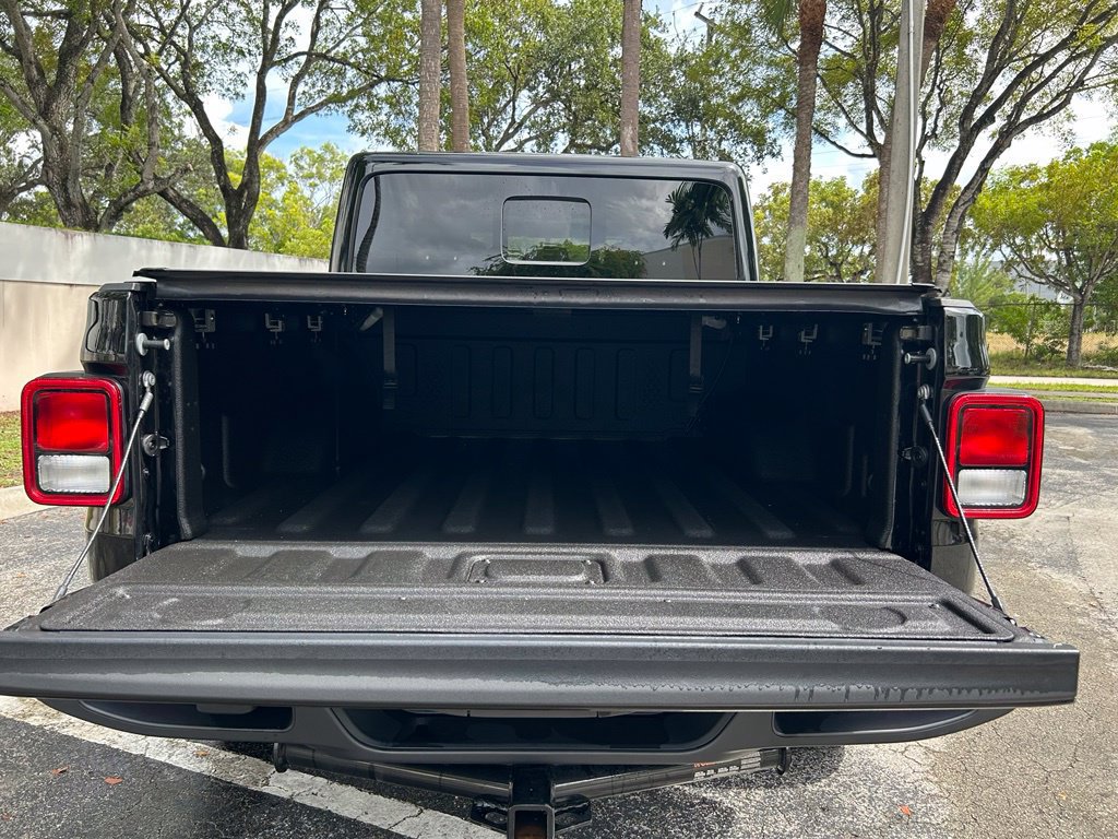 Certified 2024 Jeep Gladiator Sport AWD/4WD image 36