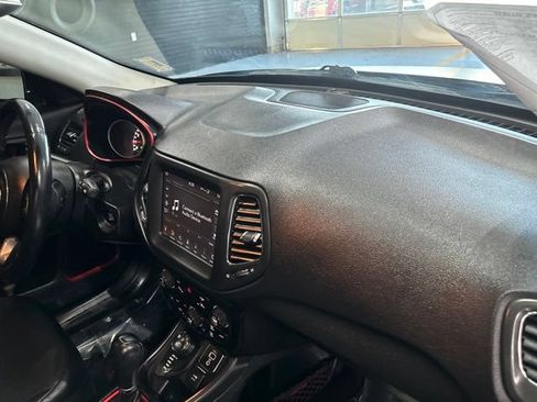 Used 2021 Jeep Compass Trailhawk AWD/4WD image 37