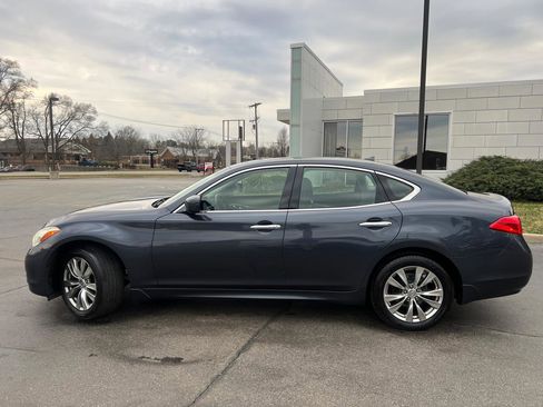 Used 2011 INFINITI M37 x w/ Premium Pkg image 3