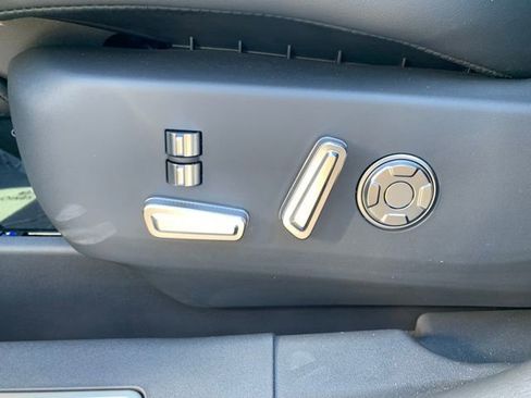 New 2025 Lincoln Nautilus Reserve image 16