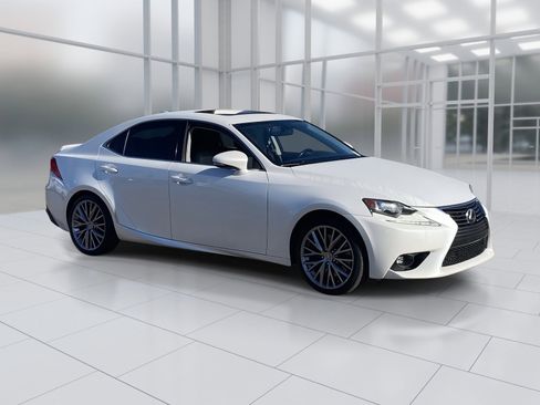 Used 2016 Lexus IS 200t image 8