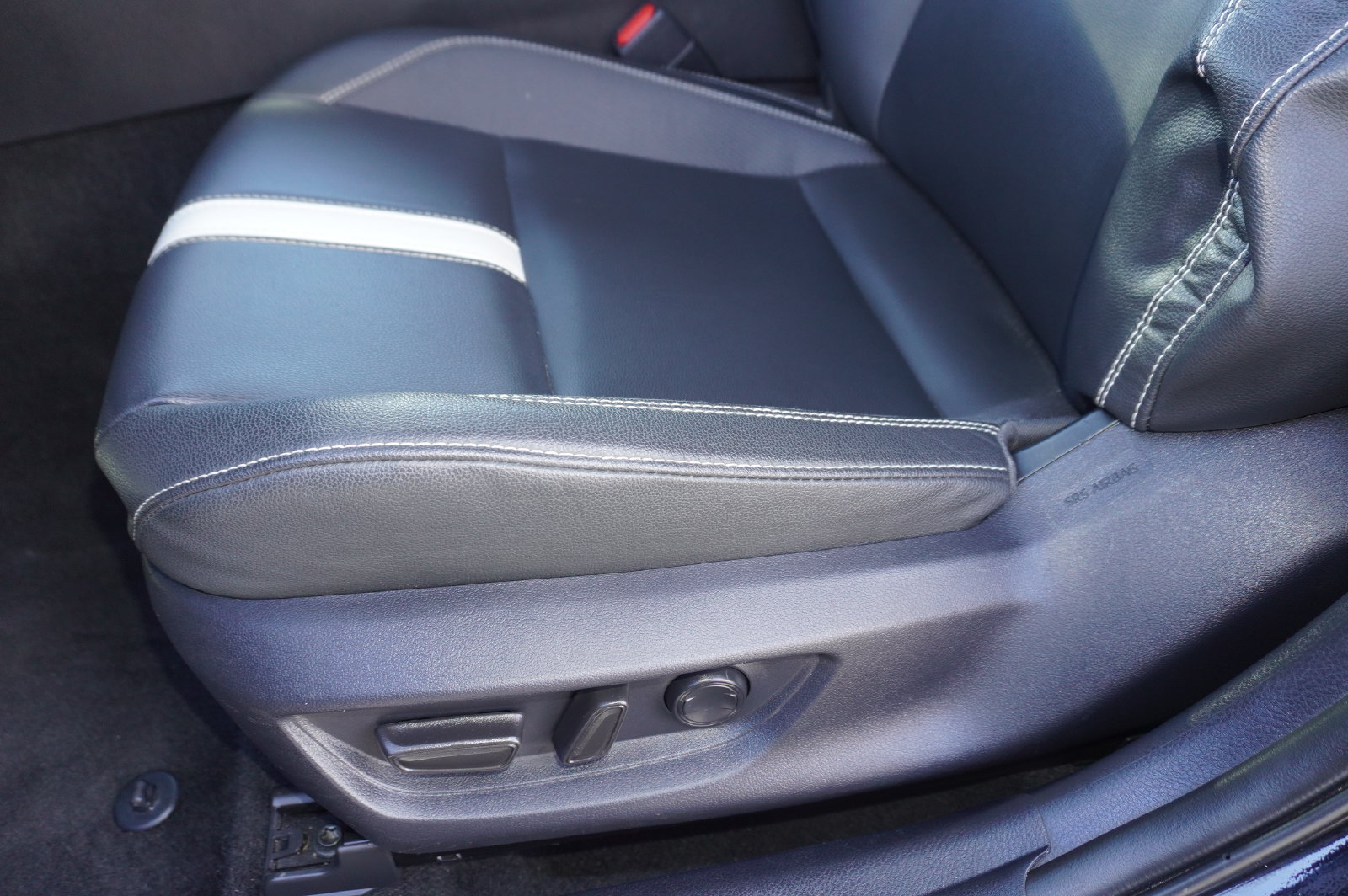 Used 2025 Toyota Camry SE FWD image 13