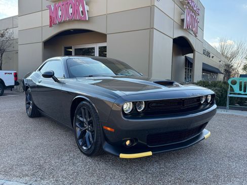 Used 2023 Dodge Challenger R/T w/ Plus Package image 6
