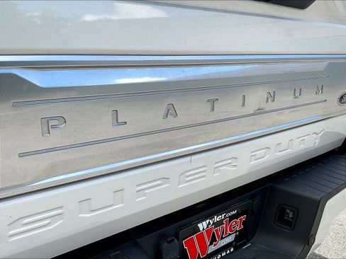 Used 2019 Ford F350 Platinum w/ Platinum Ultimate Package AWD/4WD image 25