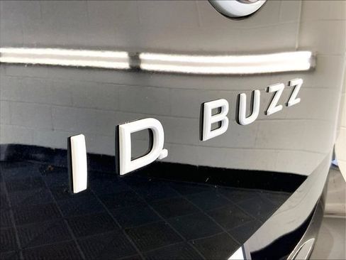 New 2025 Volkswagen ID. Buzz Pro S RWD image 10