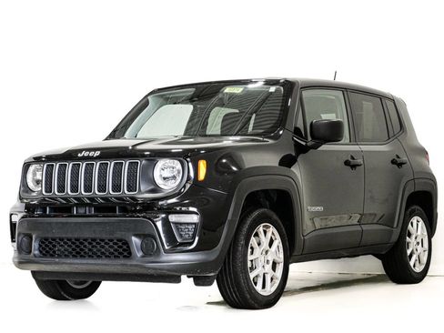 Used 2023 Jeep Renegade Latitude AWD/4WD image 3