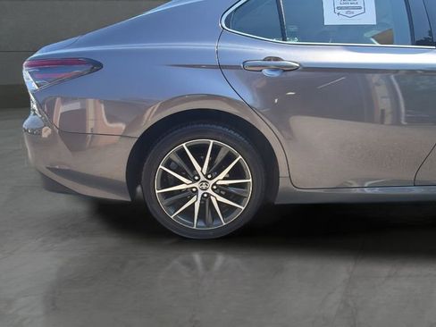 Used 2021 Toyota Camry XLE FWD image 29