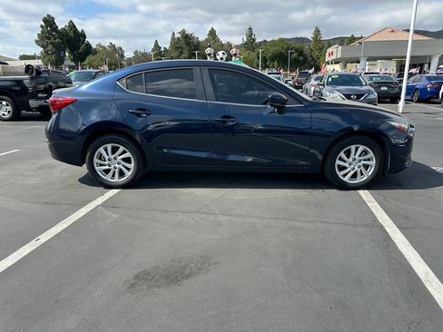 Used 2018 MAZDA MAZDA3 Touring FWD image 6