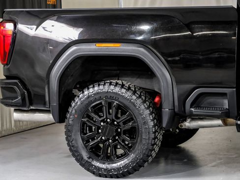 Used 2023 GMC Sierra 3500 Denali w/ Denali Black Diamond Edition AWD/4WD image 6